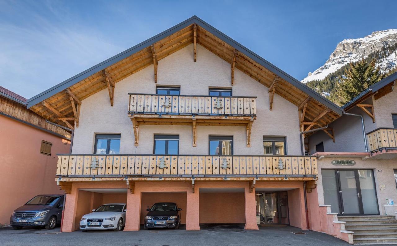 Les Edelweiss Mont-Blanc - Gite Classe 3 Etoiles باسي المظهر الخارجي الصورة